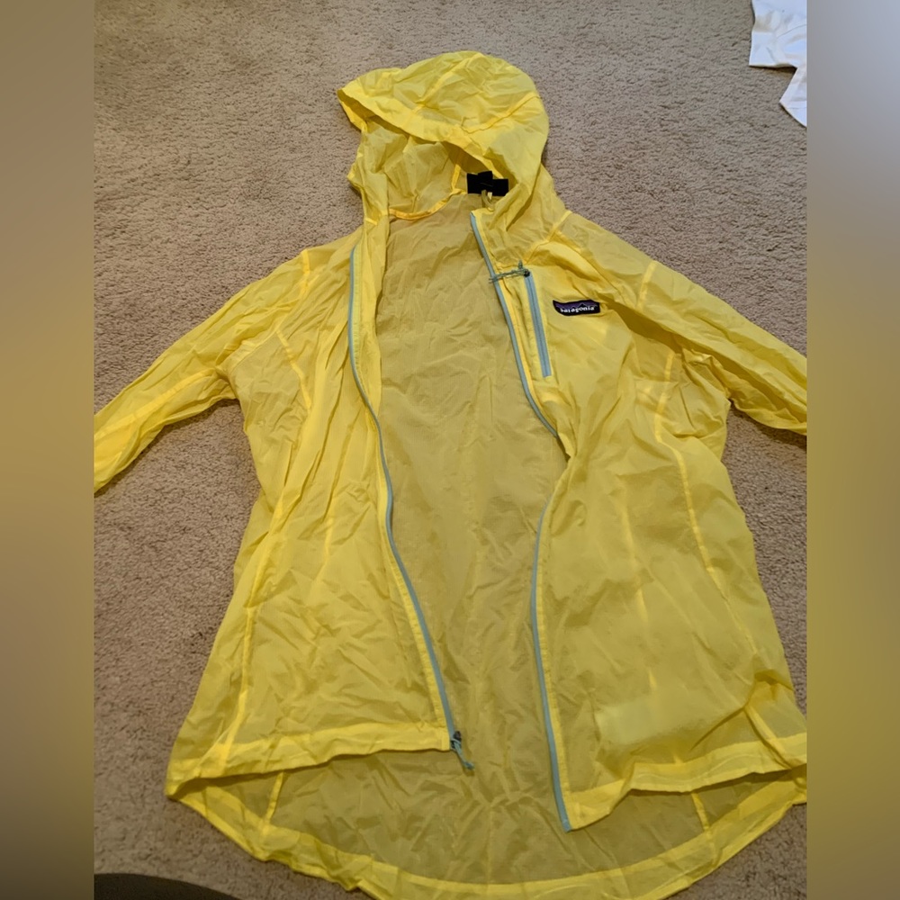 Patagonia yellow rain jacket (large)